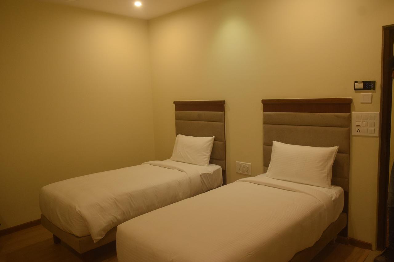 Hotel Avalon Inn Ambikāpur Екстериор снимка